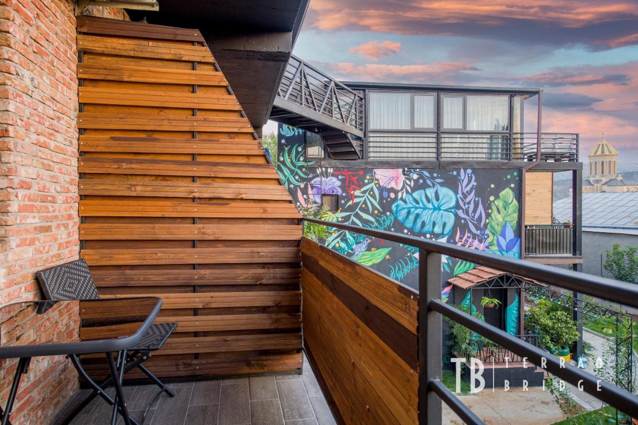 Hotel Terra Bridge Tiflis Exterior foto