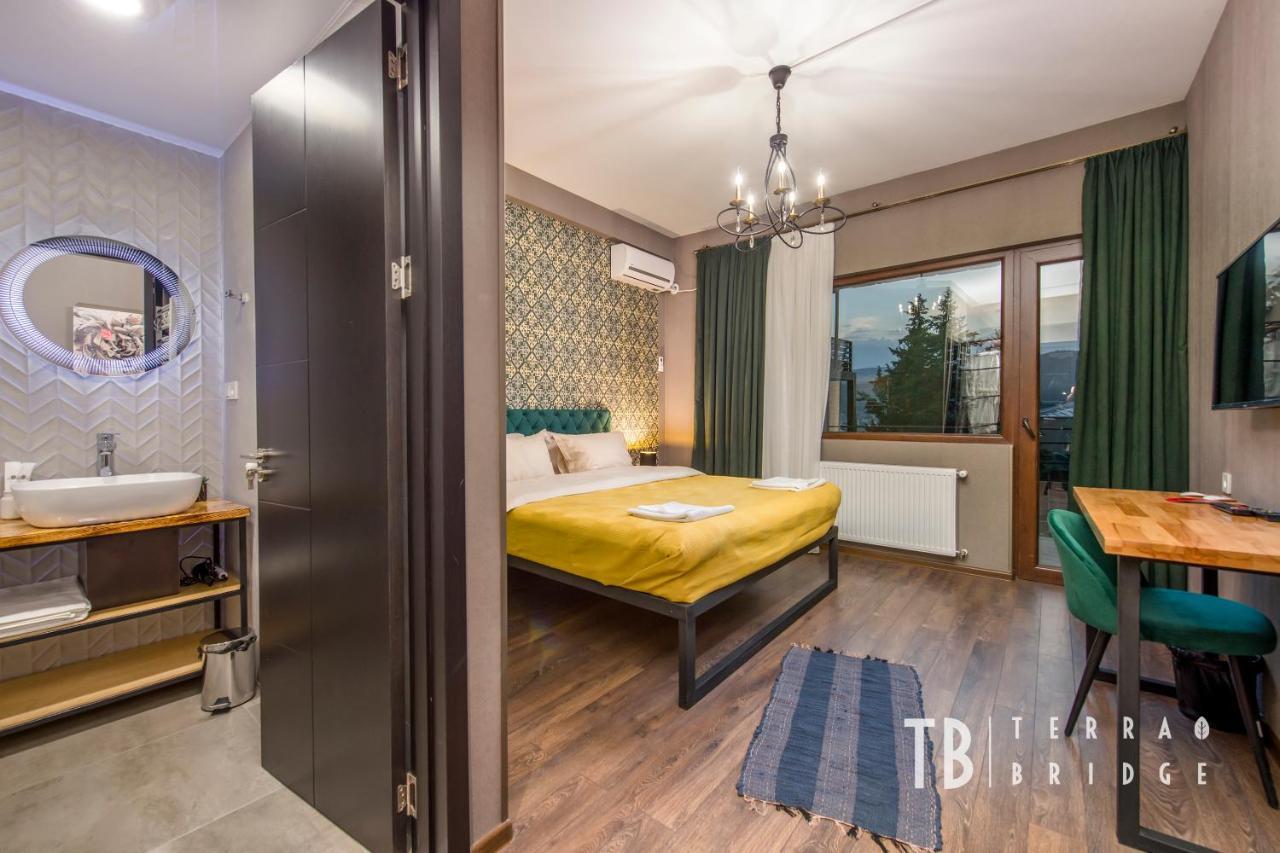 Hotel Terra Bridge Tiflis Exterior foto