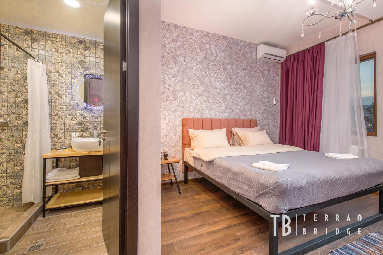 Hotel Terra Bridge Tiflis Exterior foto